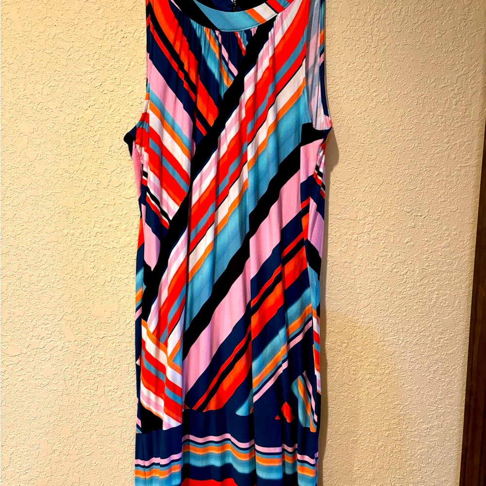 Cute dress!